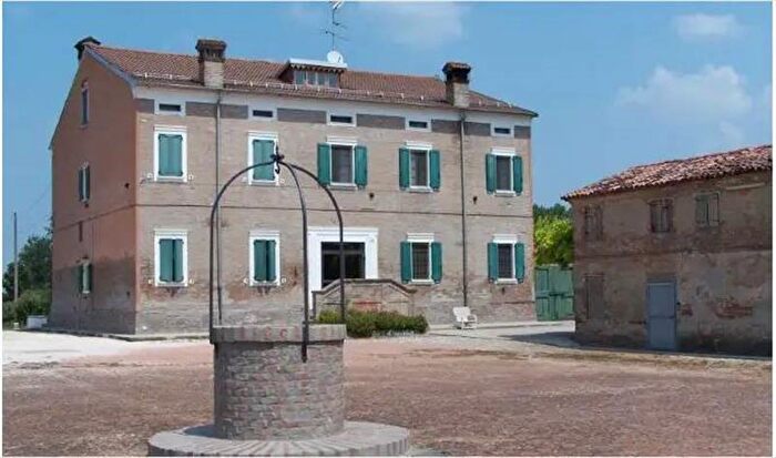 Appartamento con 6 locali in vendita in Strada Comunale Albareda, Gonzaga