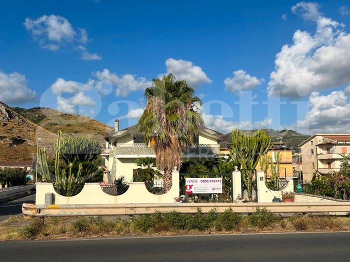 Casa con 6 locali in vendita in CONTRADA MARINELLA SNC, Corica, Amantea