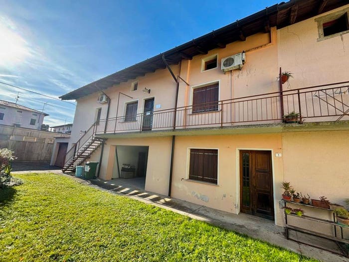 Casa quadrilocale in vendita in Lestans, Sequals