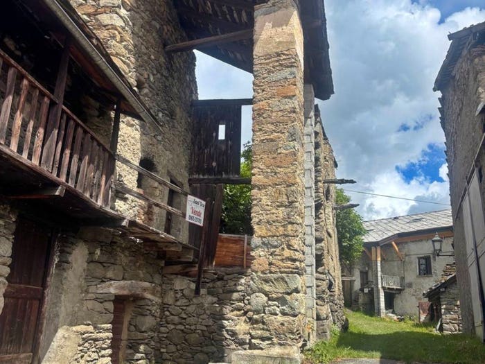 Casa in vendita in Frazione Dialley, Doues