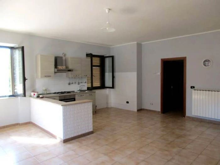 Appartamento quadrilocale in vendita in Strada Regionale Casilina, Torrice