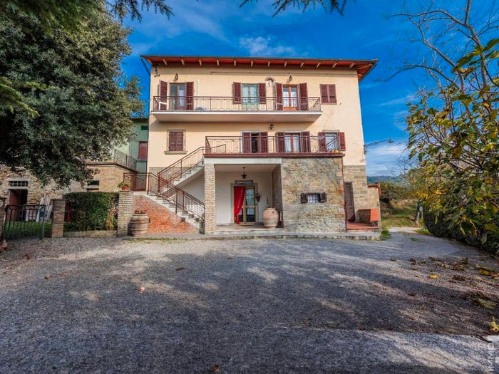 Casa con 6 locali in vendita in Strada Provinciale del Trasimeno, Cortona