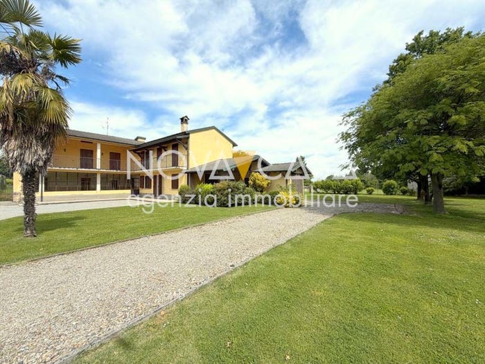 Casa con 6 locali in vendita in Via Chiesa, Centro, Casaletto di Sopra