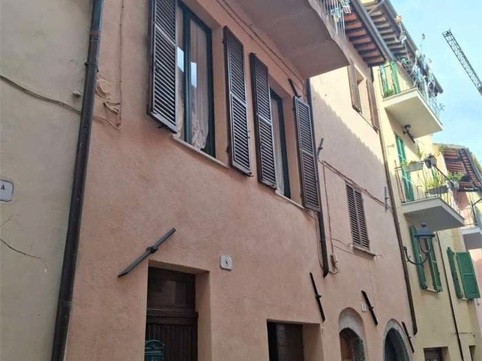 Casa quadrilocale in vendita in vicolo focaroli, Centro Storico, Spoleto