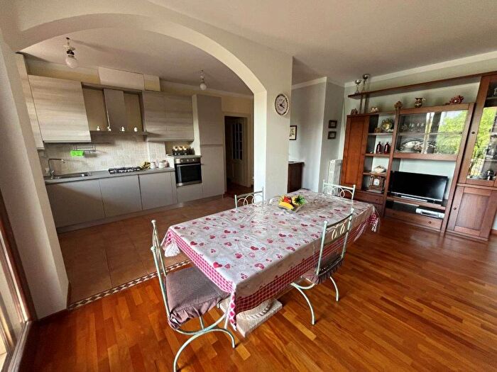 Appartamento quadrilocale in vendita in Piazza Falcone, Centro, Montegranaro