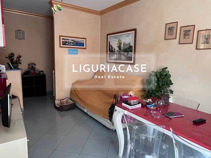 Appartamento trilocale in vendita in Centro, Vallecrosia