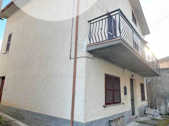 Casa con 5 locali in vendita in Via Nazionale, Castel di Ieri