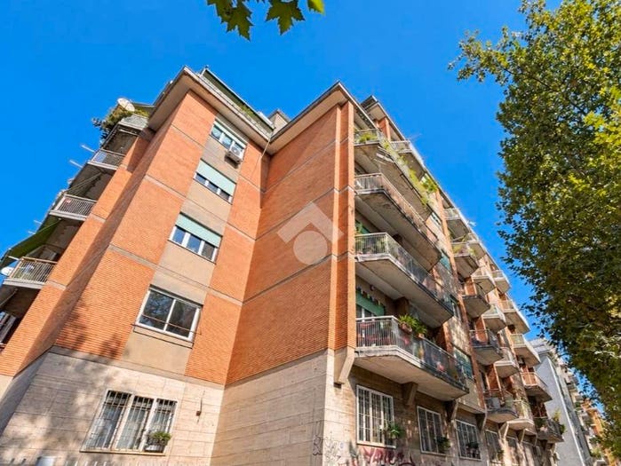 Appartamento quadrilocale in vendita in Lungotevere degli Inventori, Marconi, Roma