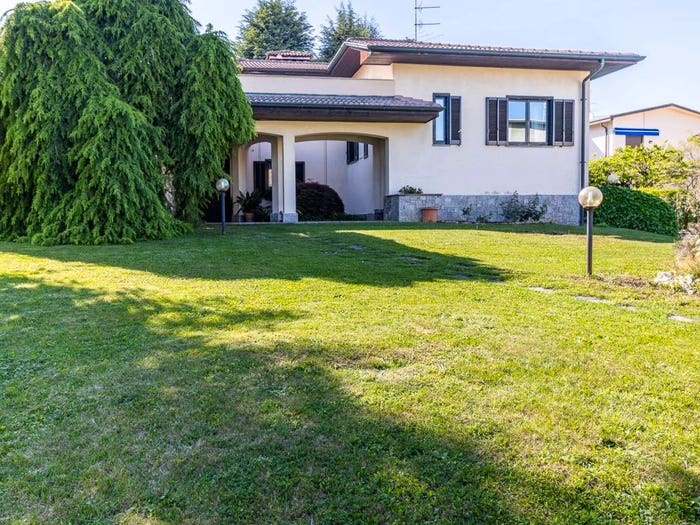 Casa con 6 locali in vendita in Ronchi, Gallarate