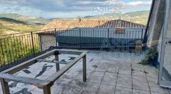 Casa con 6 locali in vendita in Via degli Archi Talamello RN Italia, Centro, Talamello