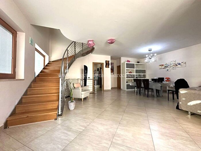 Casa con 5 locali in vendita in Via Marie Sklodowska Curie, Tredici, Caserta
