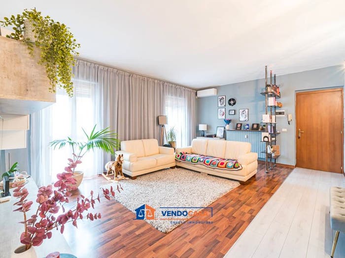 Appartamento quadrilocale in vendita in Via Camillo Benso di Cavour, Centro, Bra