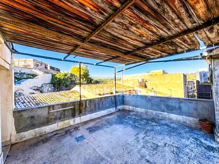 Casa con 6 locali in vendita in Via Angelo Cavarra, Centro, Noto