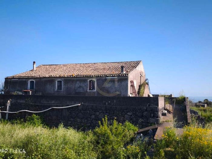 Casa con 6 locali in vendita in Via delle Vigne e Mangione, Centro, Misterbianco