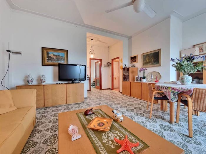 Appartamento con 6 locali in vendita in Camaiore Paese, Camaiore