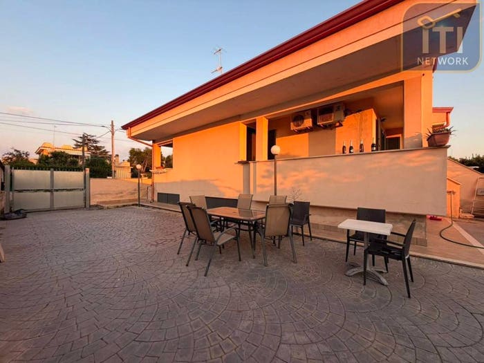 Casa con 5 locali in vendita in via mar rosso, Torvaianica Alta, Pomezia