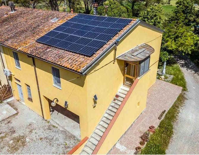 Casa con 6 locali in vendita in Collesalvetti