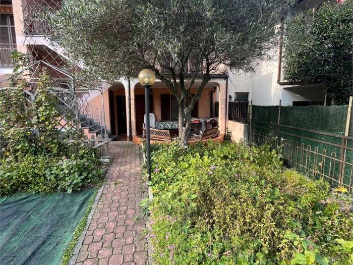 Appartamento con 5 locali in vendita in Via fratelli kennedy, Dormelletto