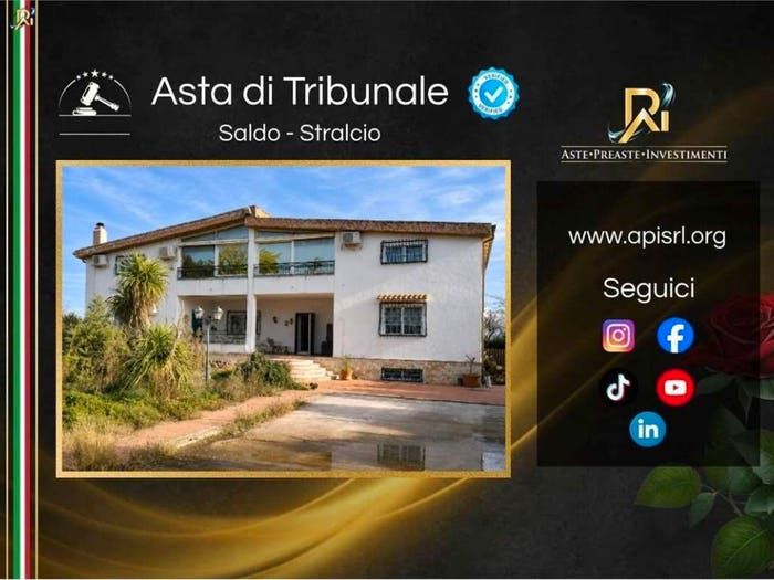 Casa con 6 locali in vendita in Via del Salice, Centro, Foggia
