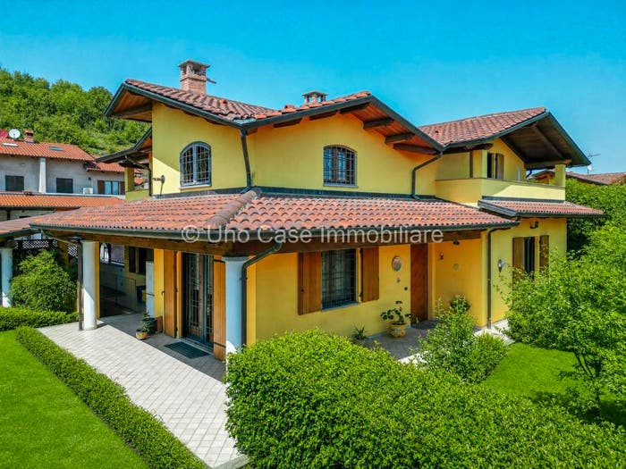 Casa con 6 locali in vendita in Via Dietro Castello, Centro, Pavone Canavese
