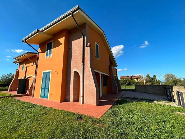 Casa con 6 locali in vendita in Viale Europa, Santa Lucia La Borra, Pontedera