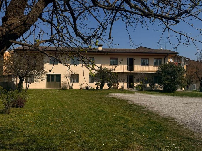 Appartamento con 6 locali in vendita in Via Eugenio Curiel, Centro, Terzo d'Aquileia