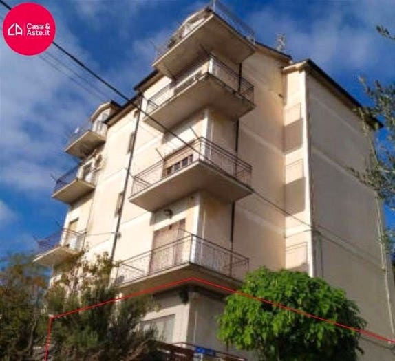 Appartamento con 6 locali in vendita in Contrada Santa Petronilla, Centro, Fermo