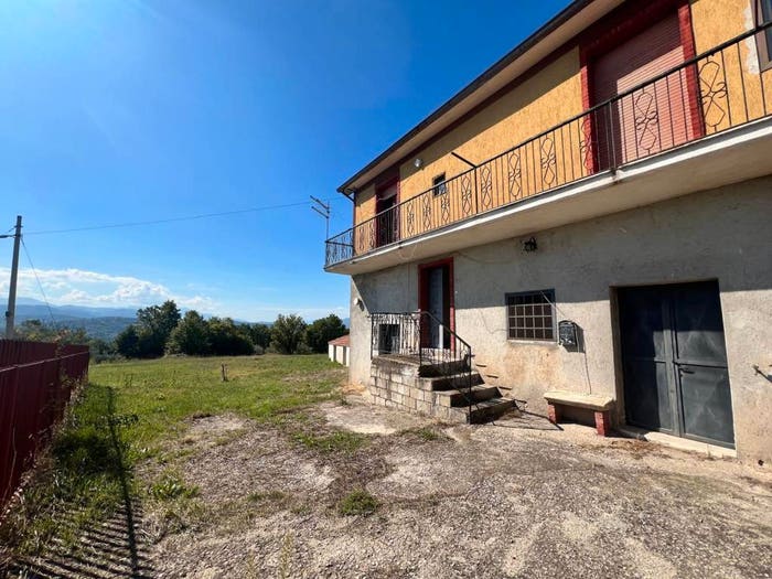 Casa quadrilocale in vendita in Via Frustella, Centro, Montemiletto