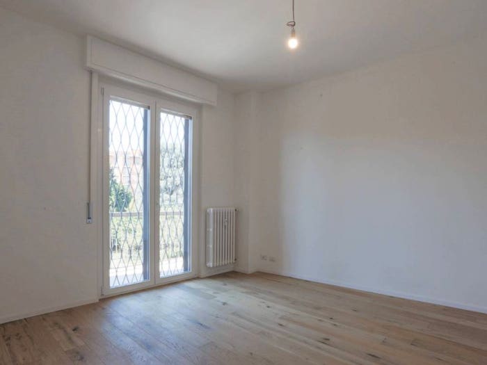 Appartamento trilocale in vendita in Via Sulmona, Bologna Sulmona, Milano