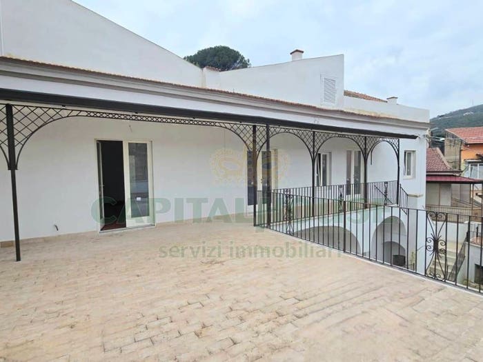 Casa con 6 locali in vendita in Via Vittoria, Centro, Cervino