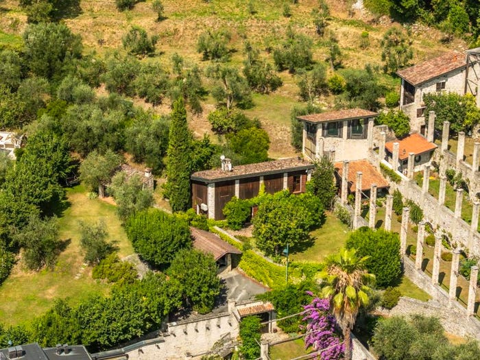 Casa trilocale in vendita in Via Bezzuglio, Centro, Gardone Riviera