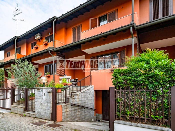 Casa quadrilocale in vendita in Via G Mazzini, Centro, Garbagnate Milanese