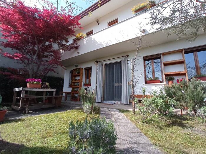 Casa quadrilocale in vendita in Via Repoise, Montemerlo, Cervarese Santa Croce