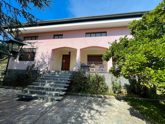 Casa con 5 locali in vendita in Via Giuseppe Garibaldi, Lozzolo
