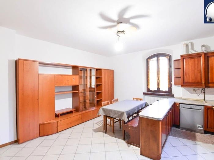 Appartamento trilocale in vendita in Via Giacomo Leopardi, Centro, Erba