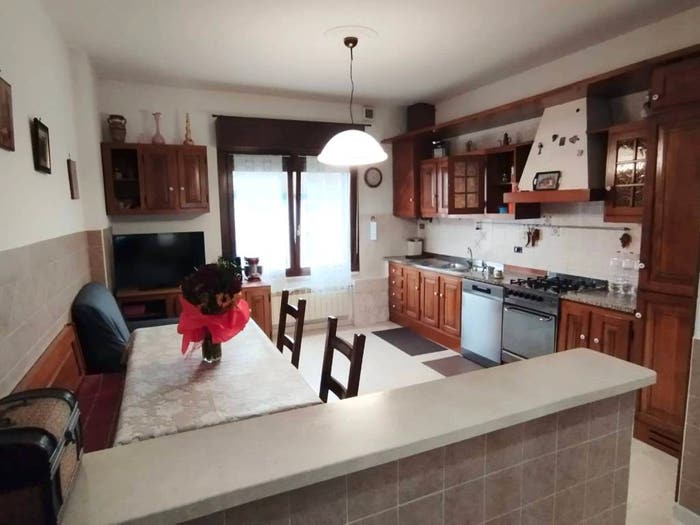 Appartamento con 5 locali in vendita in Via Don Giovanni Minzoni, Revere, Borgo Mantovano