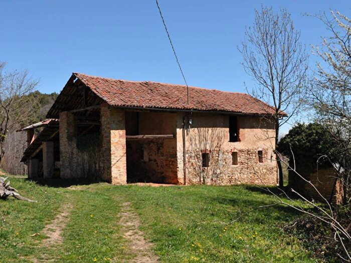Casa con 6 locali in vendita in Frazione Santo Stefano, Busca