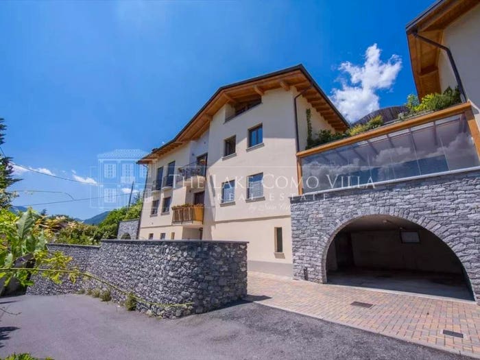 Appartamento quadrilocale in vendita in Via Pola, Azzano, Tremezzina