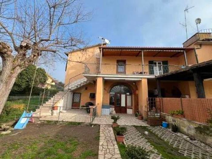 Casa con 6 locali in vendita in Via San Michele, Stimigliano Scalo, Stimigliano