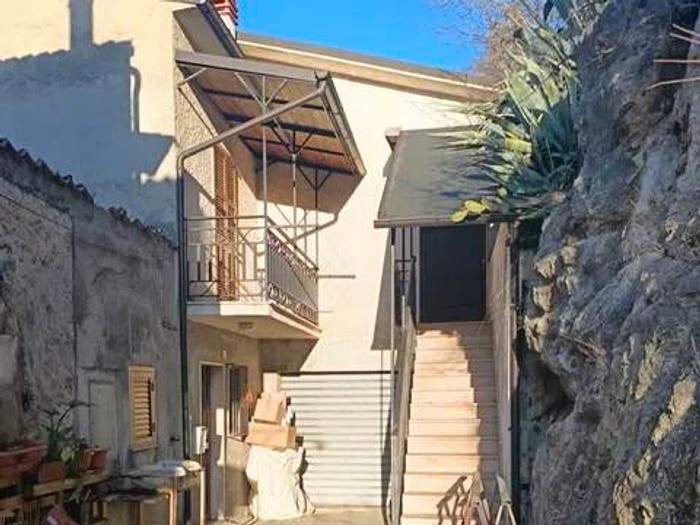Casa con 6 locali in vendita in Via Verdi, Roccacasale