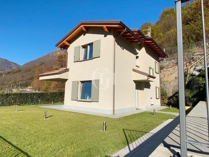 Casa con 6 locali in vendita in Via Bosco Impero, Centro, Carlazzo