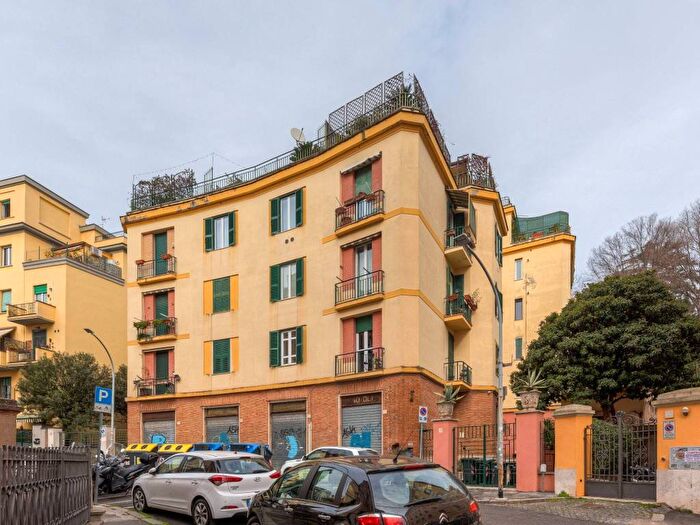 Appartamento trilocale in vendita in Via Annia Faustina, San Saba Caracalla, Roma