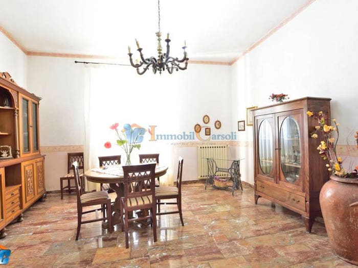 Appartamento quadrilocale in vendita in Via Del Forno, Arsoli