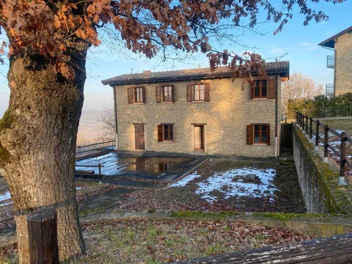 Casa con 5 locali in vendita in Via Puccini, Castelnovo Ne' Monti