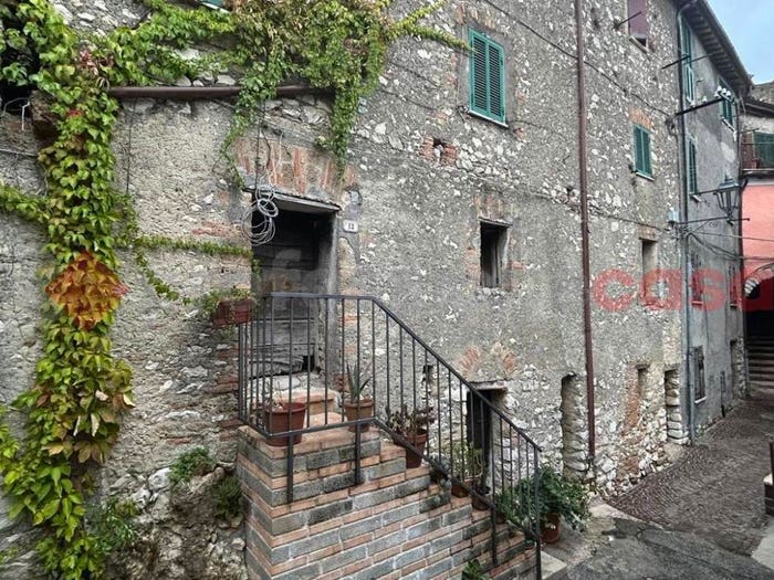 Appartamento trilocale in vendita in Via Porta Parata, Centro, Rocca Canterano