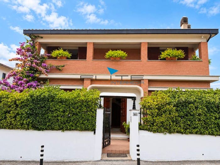Casa con 6 locali in vendita in Via Garibaldi, Villa Santa Maria, Spoltore