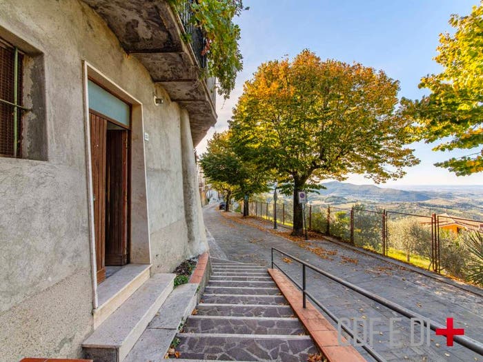 Casa trilocale in vendita in Via Regina Elena, Salisano