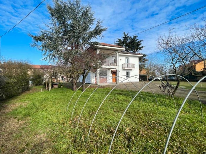 Casa con 6 locali in vendita in Strada Sesia, San Fedele, Asti
