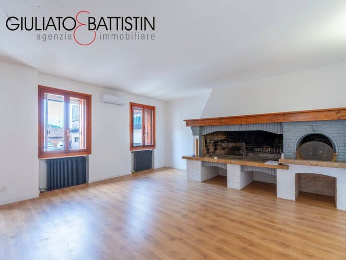Appartamento quadrilocale in vendita in VIA E MONICO, Centro, Altavilla Vicentina