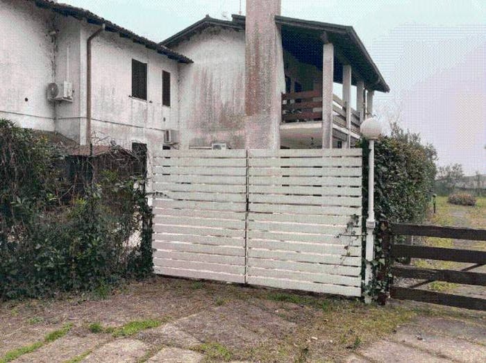Casa quadrilocale in vendita in Viale Raffaello Sanzio, Lido di Spina, Comacchio